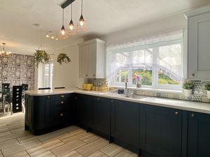 Kitchen- click for photo gallery